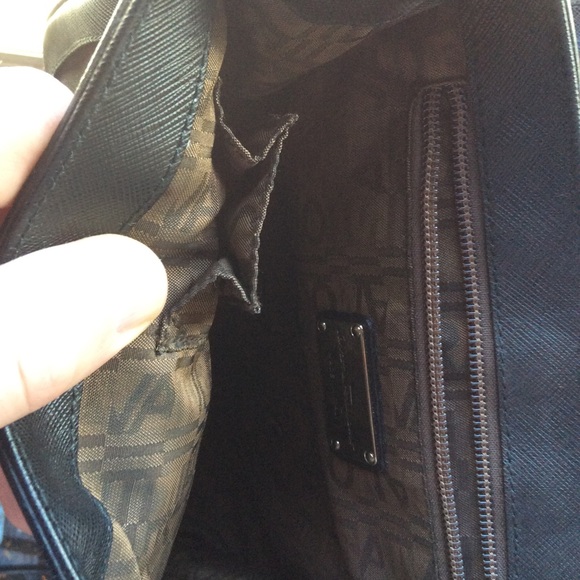 Ferragamo pocketbook with matching wallet - Picture 10 of 13